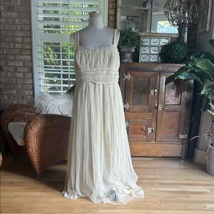 VERA WANG MAIDS BRIDESMAIDS SOFT YELLOW TULLE DRESS 24
